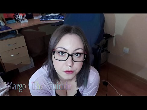 ❤️ Сэксуальная дзяўчына ў акулярах глыбока адсмоктвае фалаімітатар на камеру ❤️❌ Чортнае відэа  на be.pornsexphoto.ru ❌️